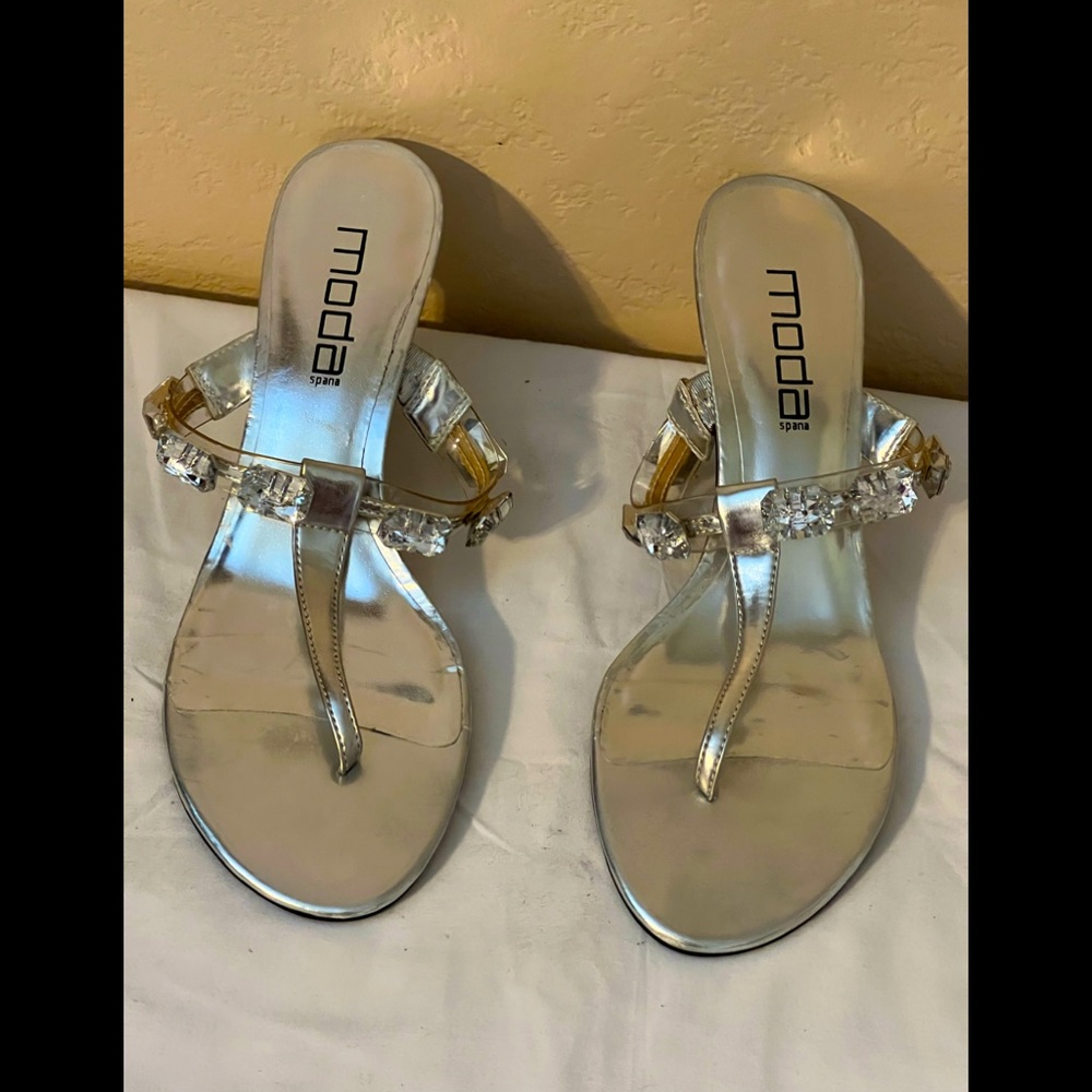 Ladies sandals